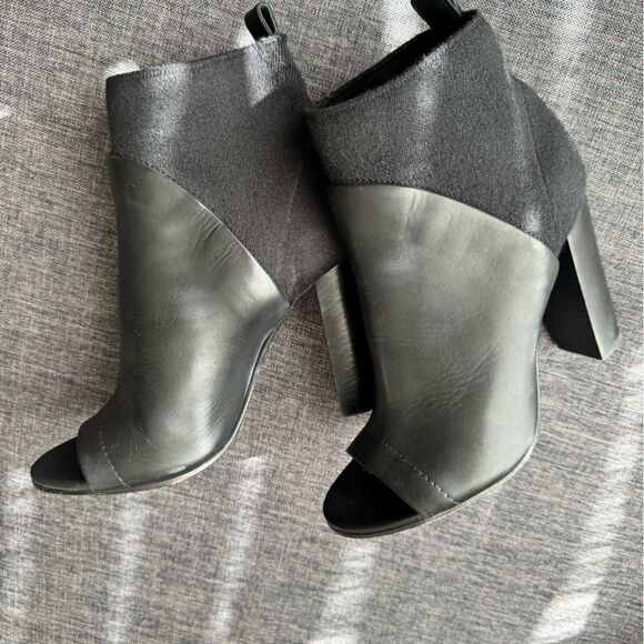 Vince Aren' Open Toe Bootie Size 7 - Picture 6 of 13